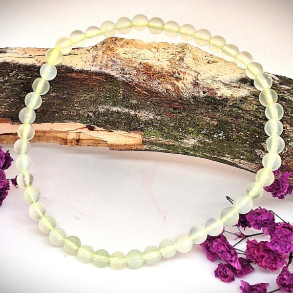 Limettengrünes Jade Stretcharmband 4mm Perlen